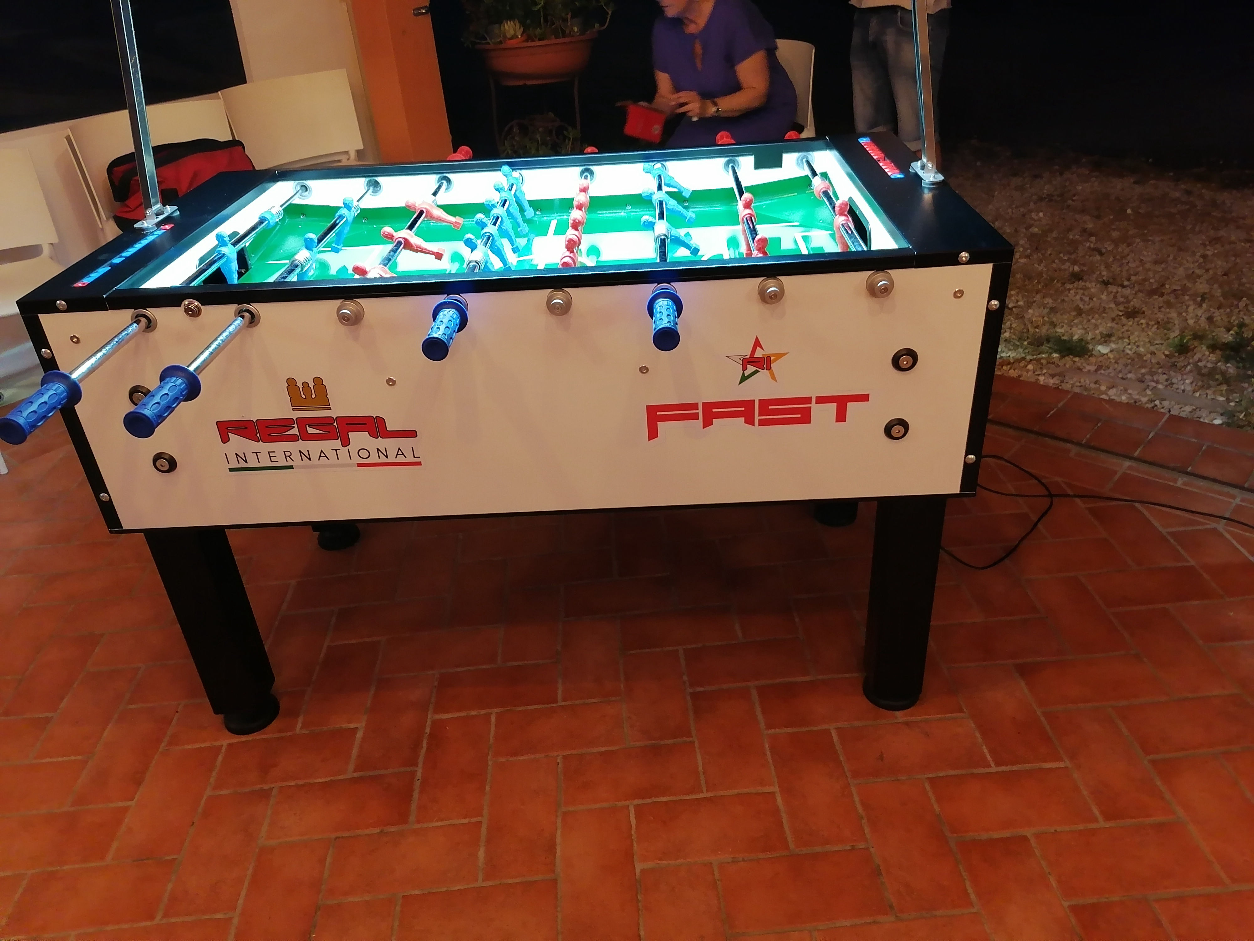 Fast con gettoniera - campo in laminato